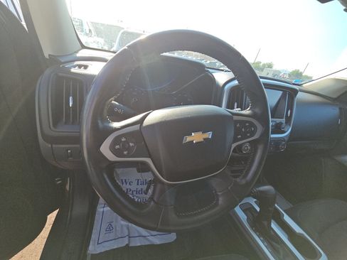 Used 2017 Chevrolet Colorado LT w/ LT Convenience Package RWD image 11