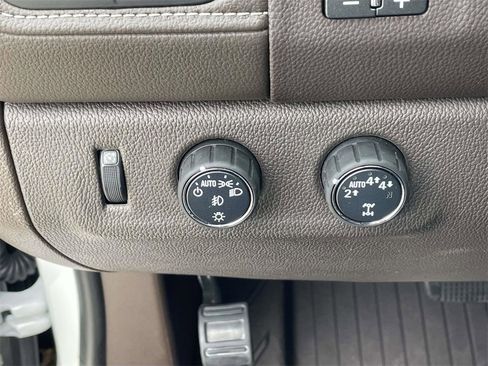 Used 2022 GMC Canyon Denali image 19