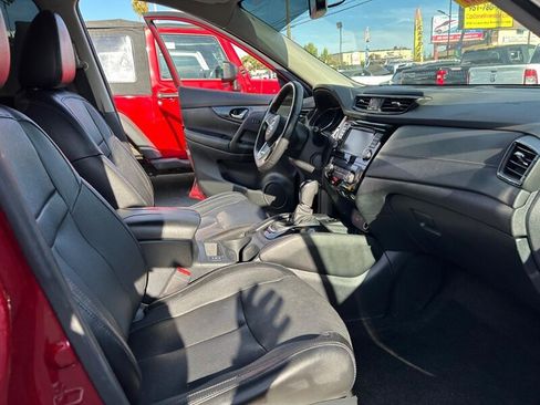 Used 2019 Nissan Rogue SL w/ Premium Package FWD image 18