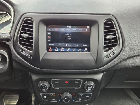 Used 2018 Jeep Compass Latitude w/ Popular Equipment Group image 21