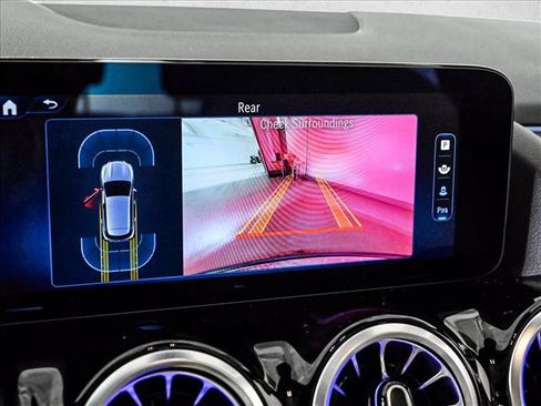 Certified 2025 Mercedes-Benz GLA 250 4MATIC image 15