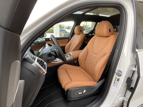 New 2026 BMW X5 sDrive40i w/ Premium Package image 11