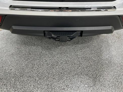 Used 2022 Toyota Highlander XLE AWD/4WD image 33