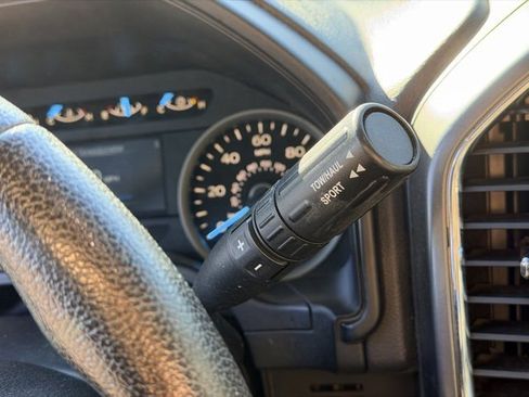 Used 2015 Ford F150 XLT w/ Equipment Group 302A Luxury image 11