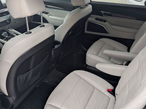 Used 2022 Kia Telluride SX w/ SX Prestige Package AWD/4WD image 38
