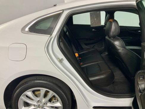 Used 2017 Chevrolet Malibu Hybrid w/ Leather Package FWD image 32