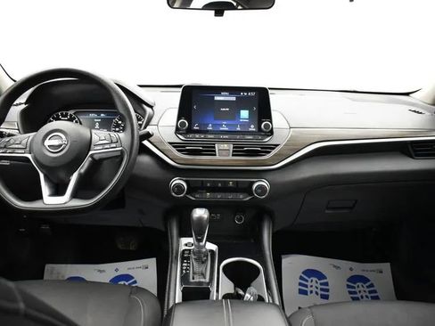 Used 2023 Nissan Altima 2.5 SV image 18