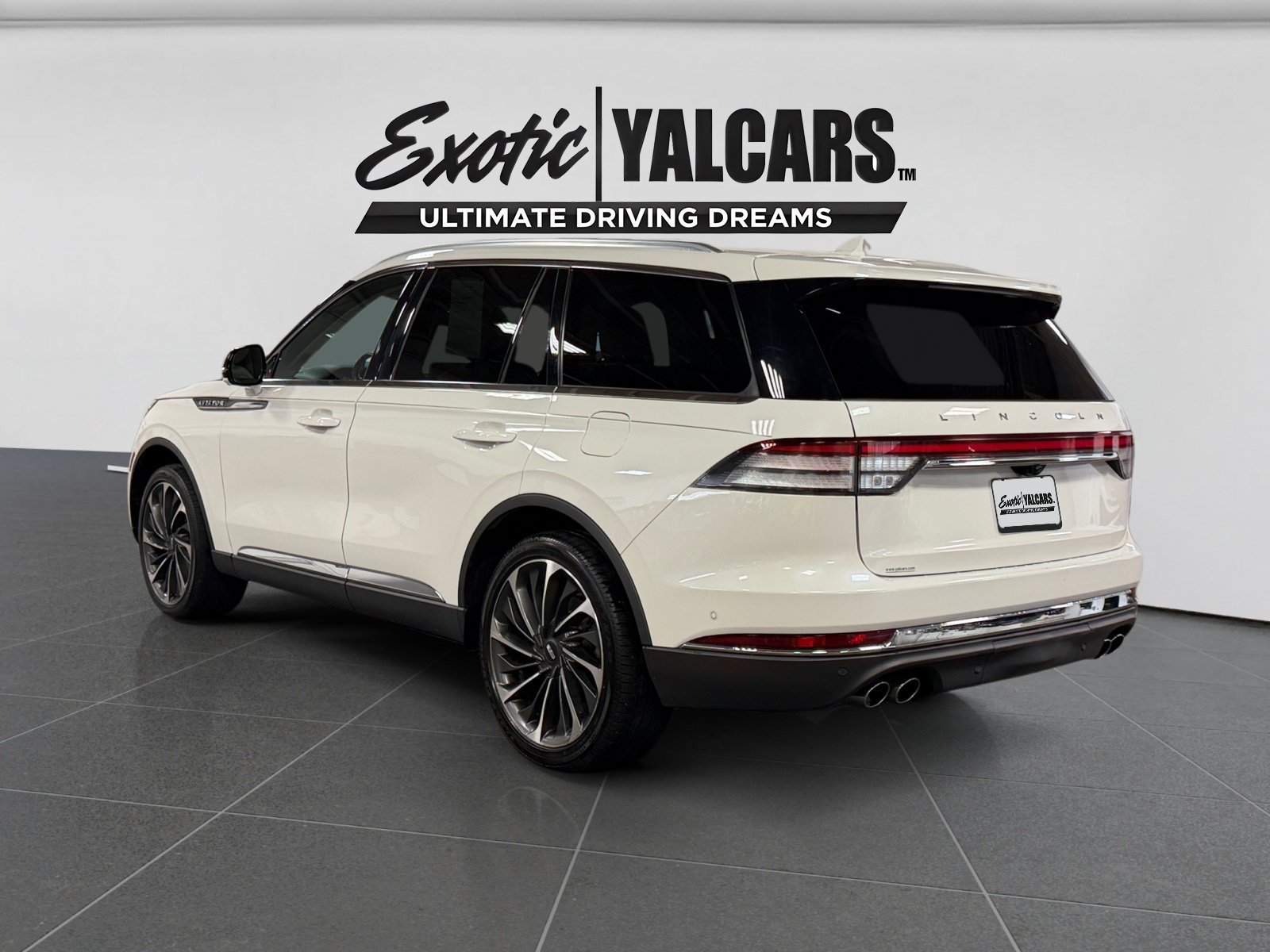 Used 2020 Lincoln Aviator Reserve w/ Equipment Group 201A AWD/4WD image 3