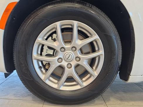 Used 2026 Chrysler Pacifica Select FWD image 13