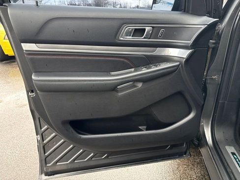 Used 2016 Ford Explorer Sport image 9