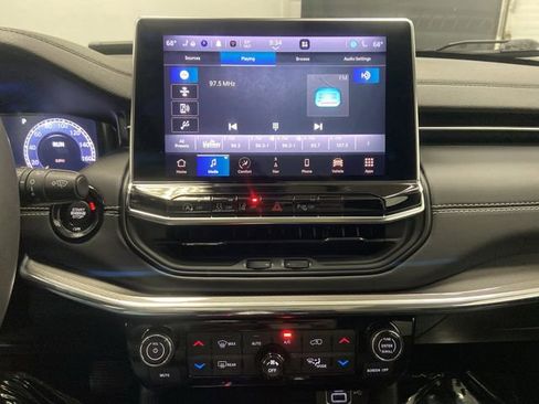 Certified 2024 Jeep Compass Limited w/ High Altitude Package image 9