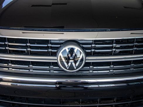 Used 2022 Volkswagen Jetta SE image 8