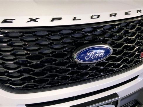 Used 2020 Ford Explorer ST w/ ST Street Pack image 31