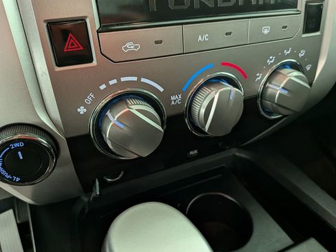 Used 2017 Toyota Tundra SR5 image 25