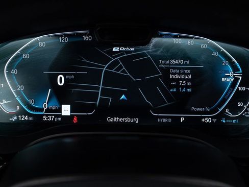 Used 2023 BMW 530e xDrive w/ Executive Package image 23