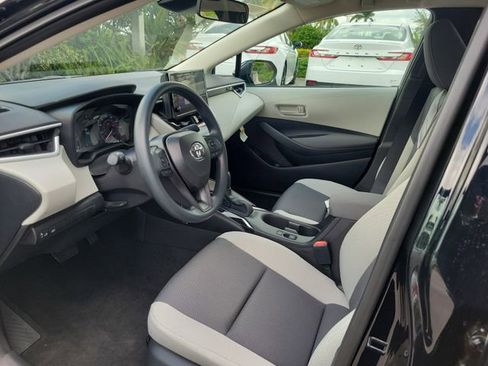 Used 2025 Toyota Corolla LE image 8
