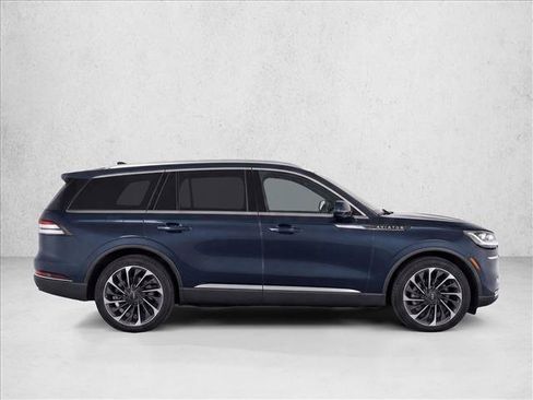 Used 2021 Lincoln Aviator Reserve w/ Equipment Group 201A RWD image 8
