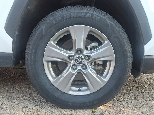 Used 2025 Toyota RAV4 XLE AWD/4WD image 8