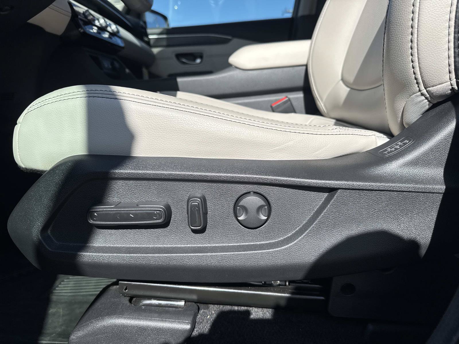 Used 2026 Honda Pilot Touring image 17