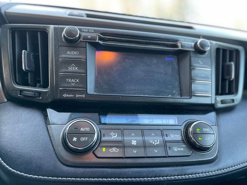 Used 2013 Toyota RAV4 XLE image 14