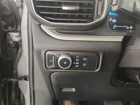 Used 2022 Ford Explorer XLT w/ Equipment Group 202A image 26