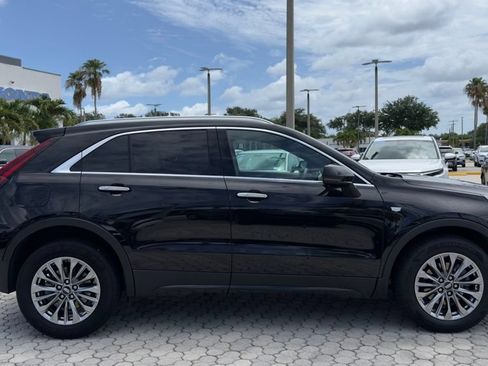 Used 2024 Cadillac XT4 Premium Luxury FWD image 12