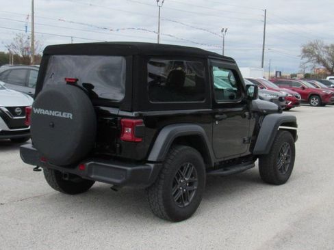 Used 2024 Jeep Wrangler Sport AWD/4WD image 3