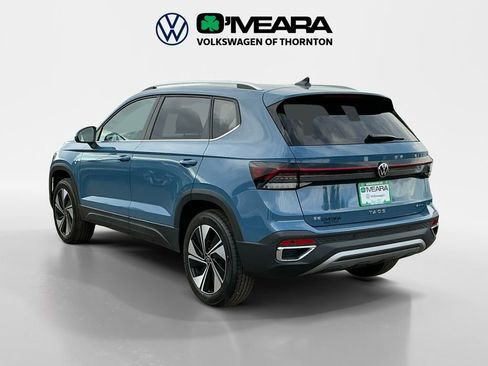 New 2025 Volkswagen Taos SE image 3