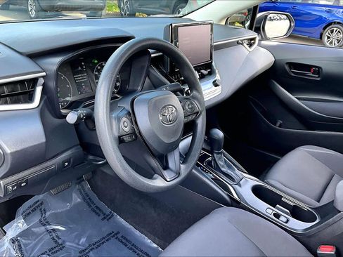 Used 2024 Toyota Corolla LE w/ LE Convenience Package FWD image 17