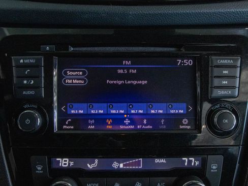 Used 2020 Nissan Rogue SV image 8