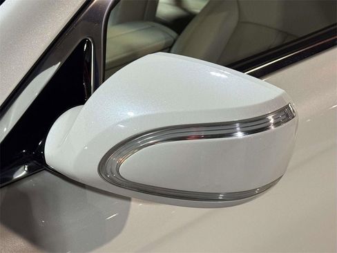 Used 2016 Kia K900 Luxury image 10