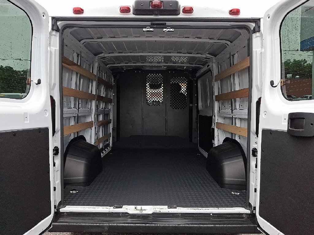 Used 2025 RAM ProMaster 2500 w/ U-Haul Equipment Group FWD image 32