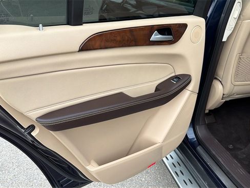 Used 2019 Mercedes-Benz GLS 450 4MATIC image 21