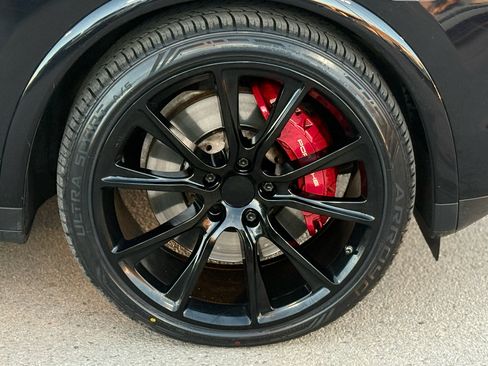 Used 2014 Porsche Cayenne Turbo image 9