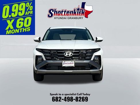 Used 2026 Hyundai Tucson SE FWD image 2