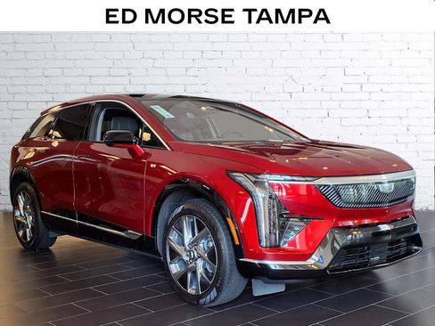 Certified 2025 Cadillac Optiq Luxury 1 image 5