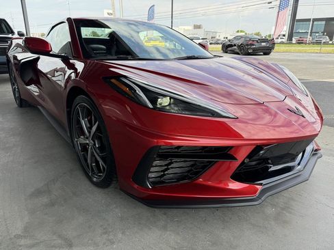 Used 2022 Chevrolet Corvette Stingray Premium Conv w/ Z51 Performance Package RWD image 5