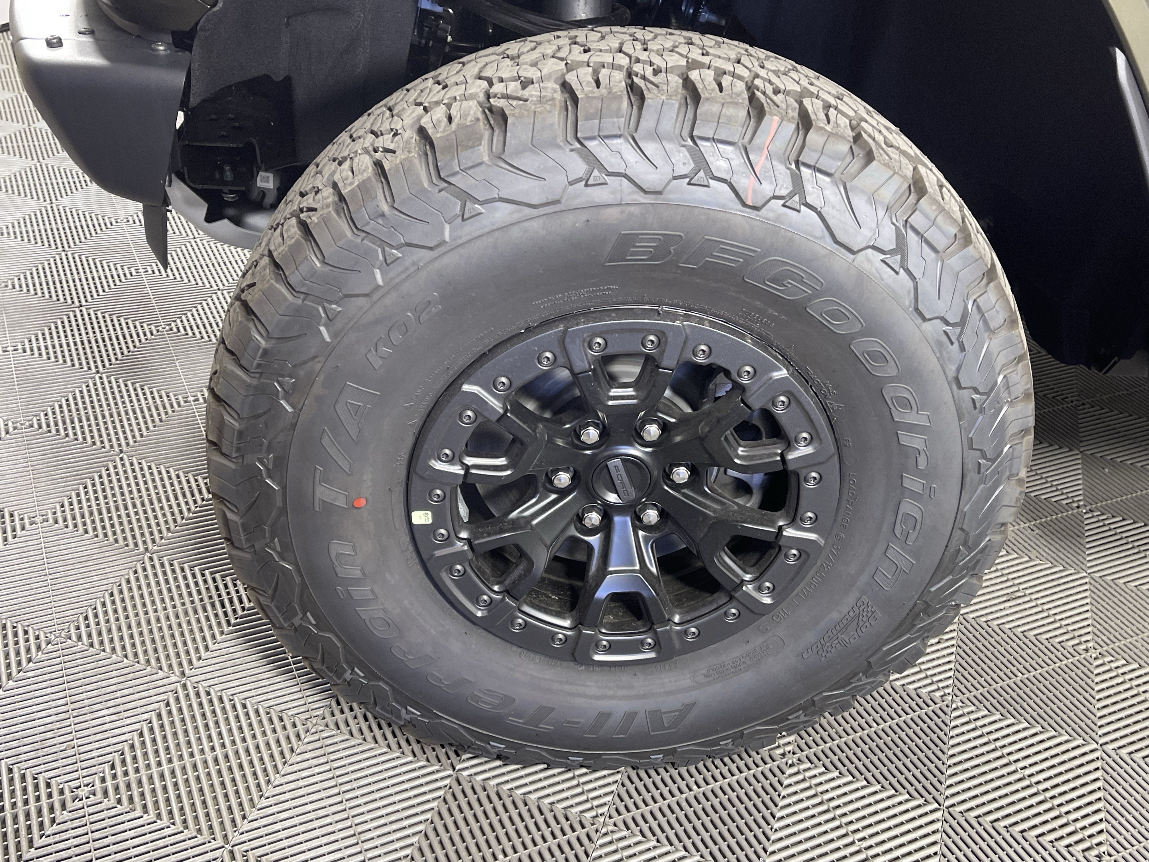 New 2026 Ford Bronco Raptor w/ Interior Carbon Fiber Pack AWD/4WD image 9