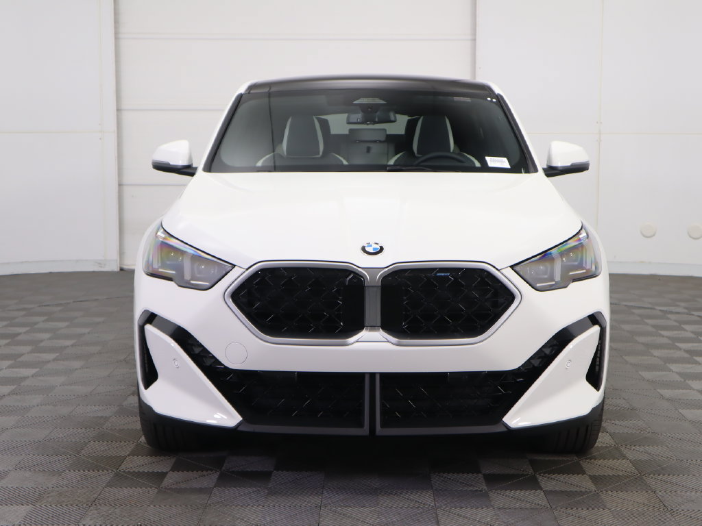 Certified 2026 BMW X2 xDrive28i w/ Technology Package AWD/4WD image 3