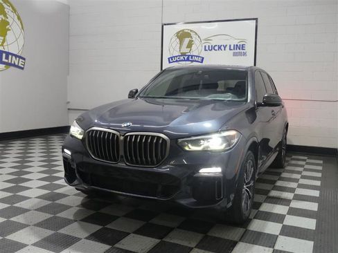 Used 2020 BMW X5 M50i w/ Premium Package image 4