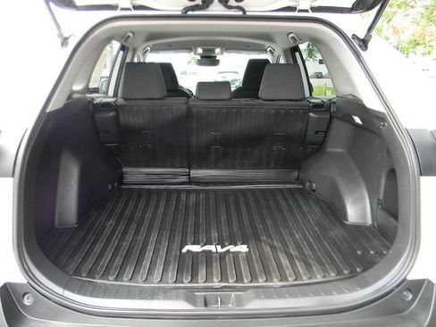 Used 2024 Toyota RAV4 LE AWD/4WD image 20
