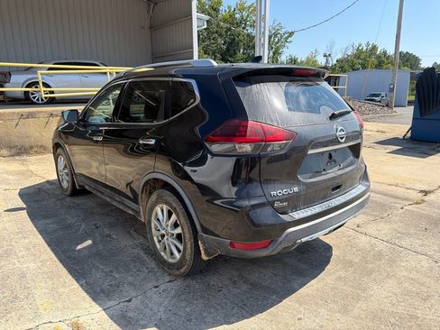 Used 2018 Nissan Rogue SV w/ Premium Package FWD image 6