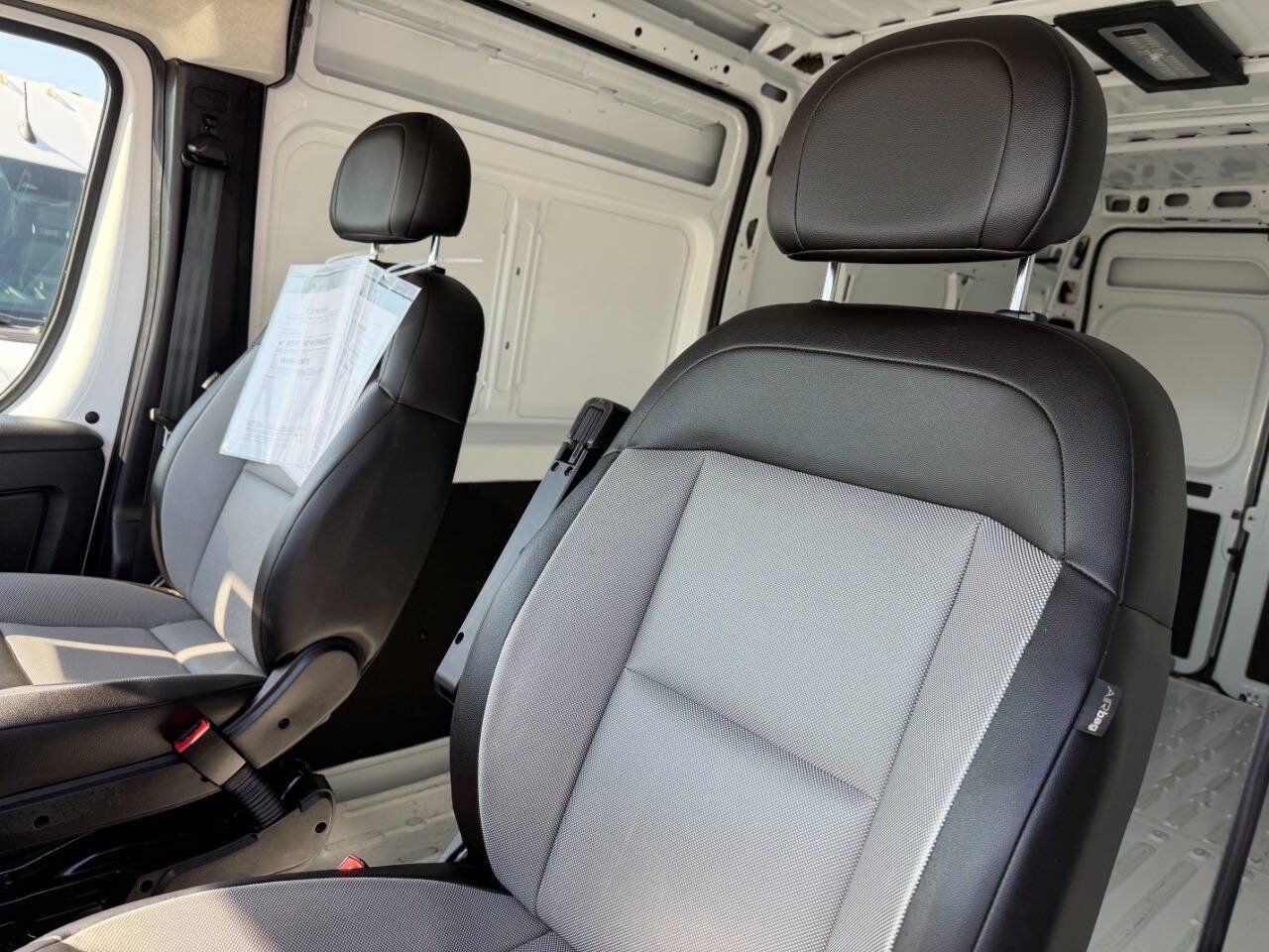 Used 2026 RAM ProMaster 2500 w/ Convenience Group FWD image 13