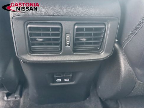 Used 2023 Toyota RAV4 XLE Premium FWD image 34