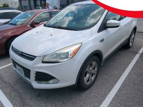 Used 2016 Ford Escape SE w/ SE Leather Comfort Package FWD image 1