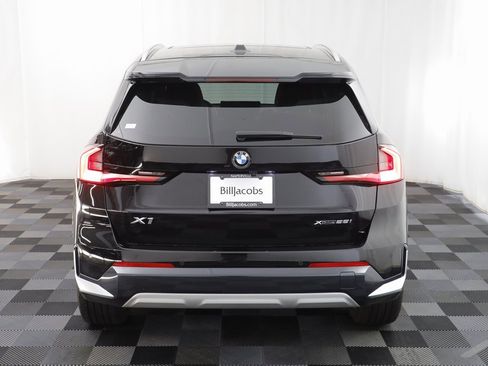 Certified 2025 BMW X1 xDrive28i w/ Technology Package image 17