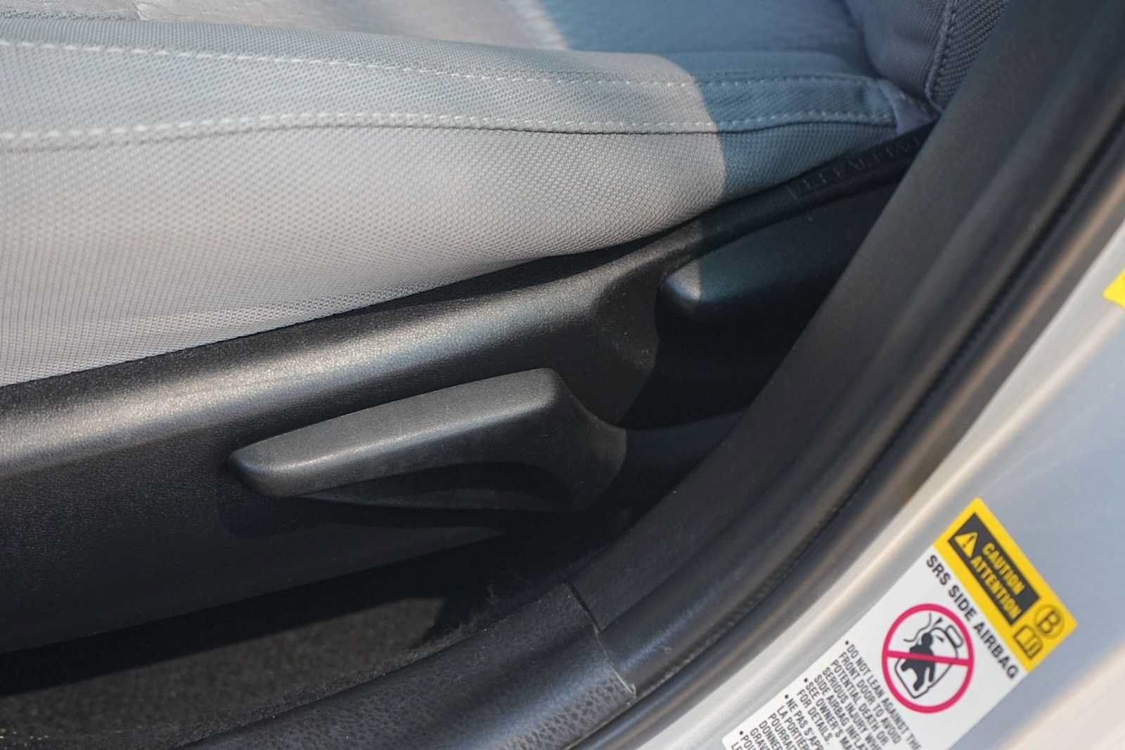 Used 2014 Toyota Corolla LE FWD image 12