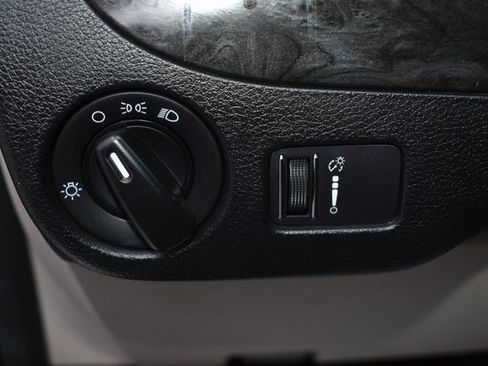 Used 2018 Dodge Grand Caravan SE image 16