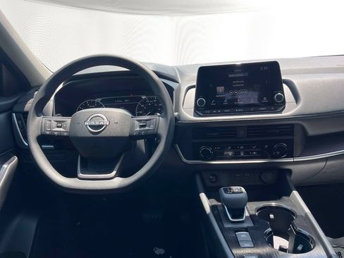 Used 2026 Nissan Rogue S FWD image 12