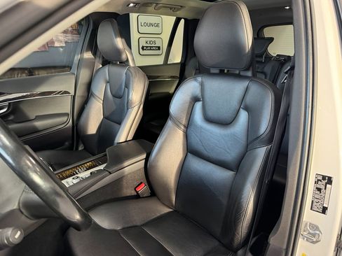 Used 2018 Volvo XC90 T5 Momentum w/ Convenience Package image 13
